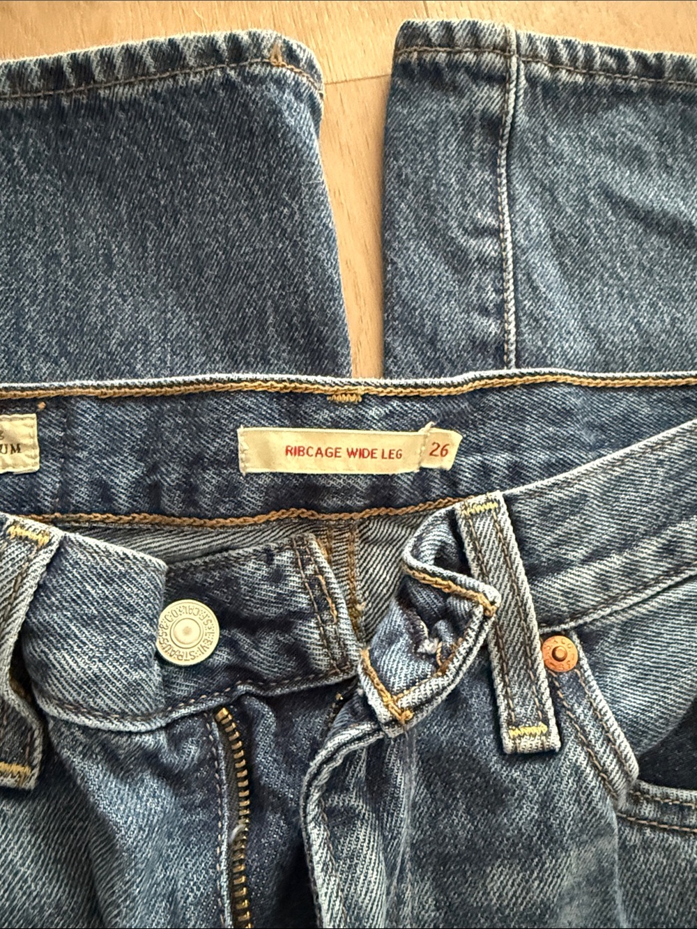 Levi Wide leg rib cage